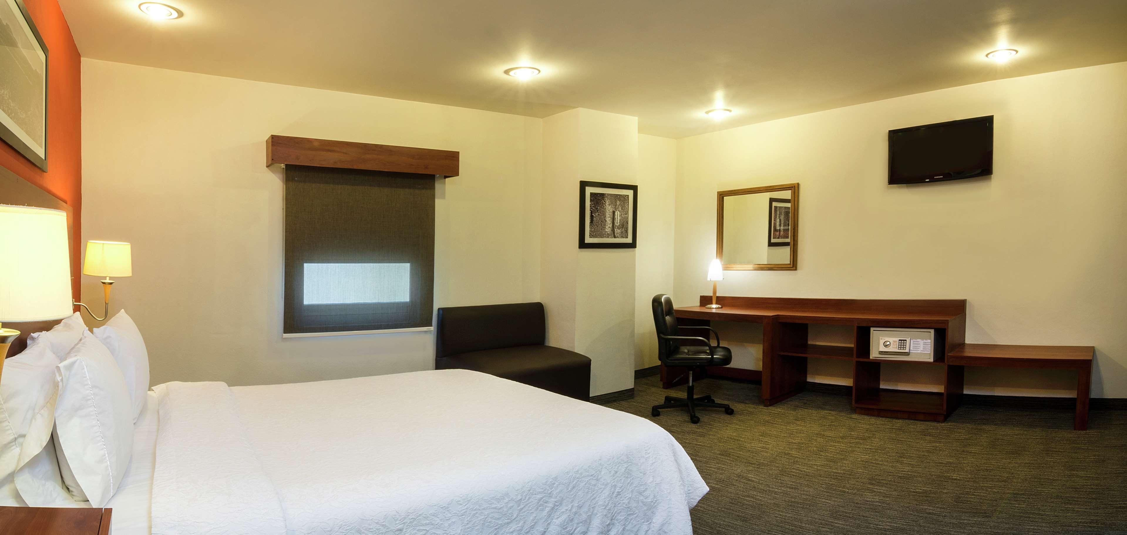Hampton By Hilton San Juan Del Rio Hotel Екстериор снимка