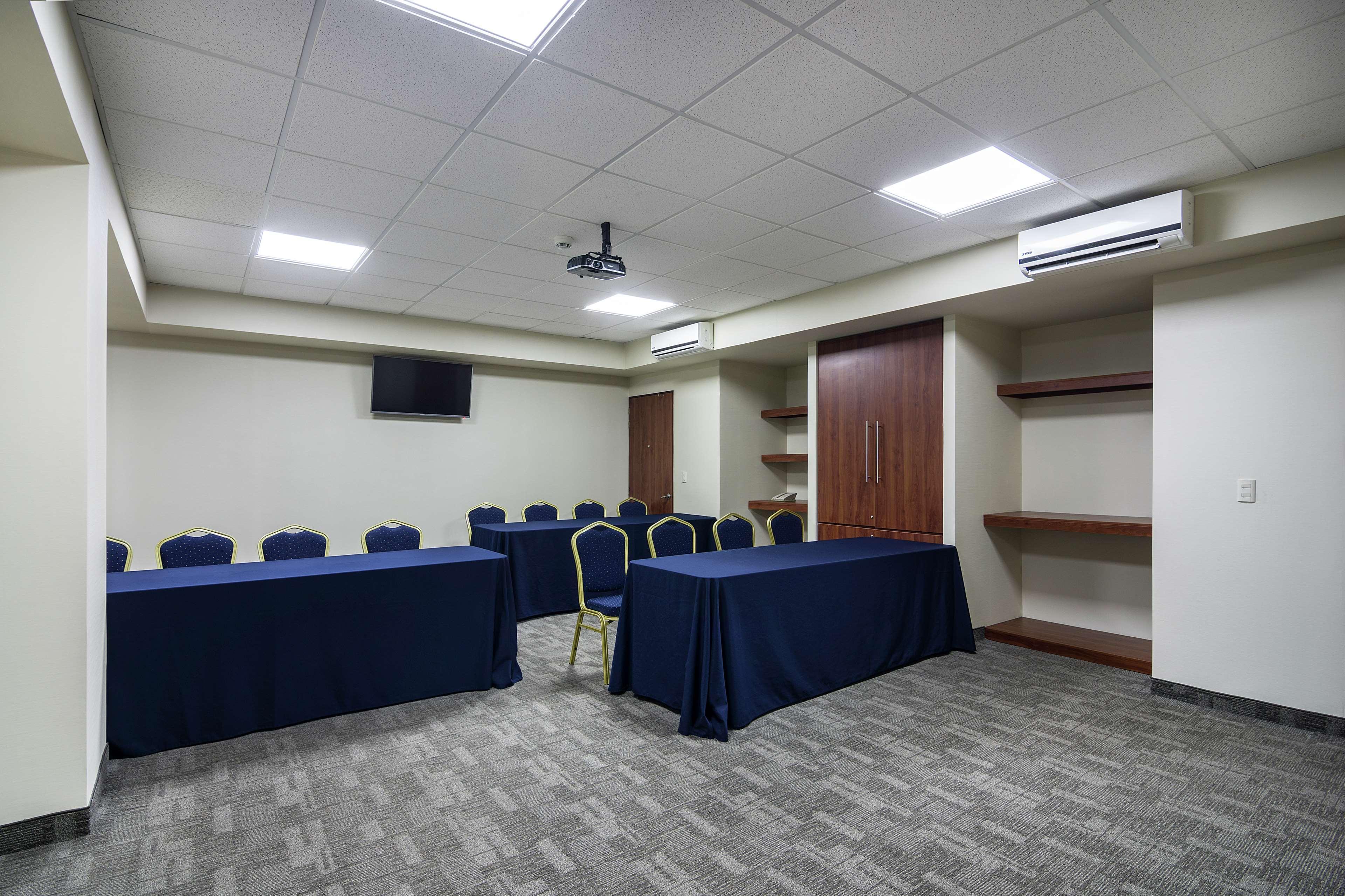 Hampton By Hilton San Juan Del Rio Hotel Екстериор снимка