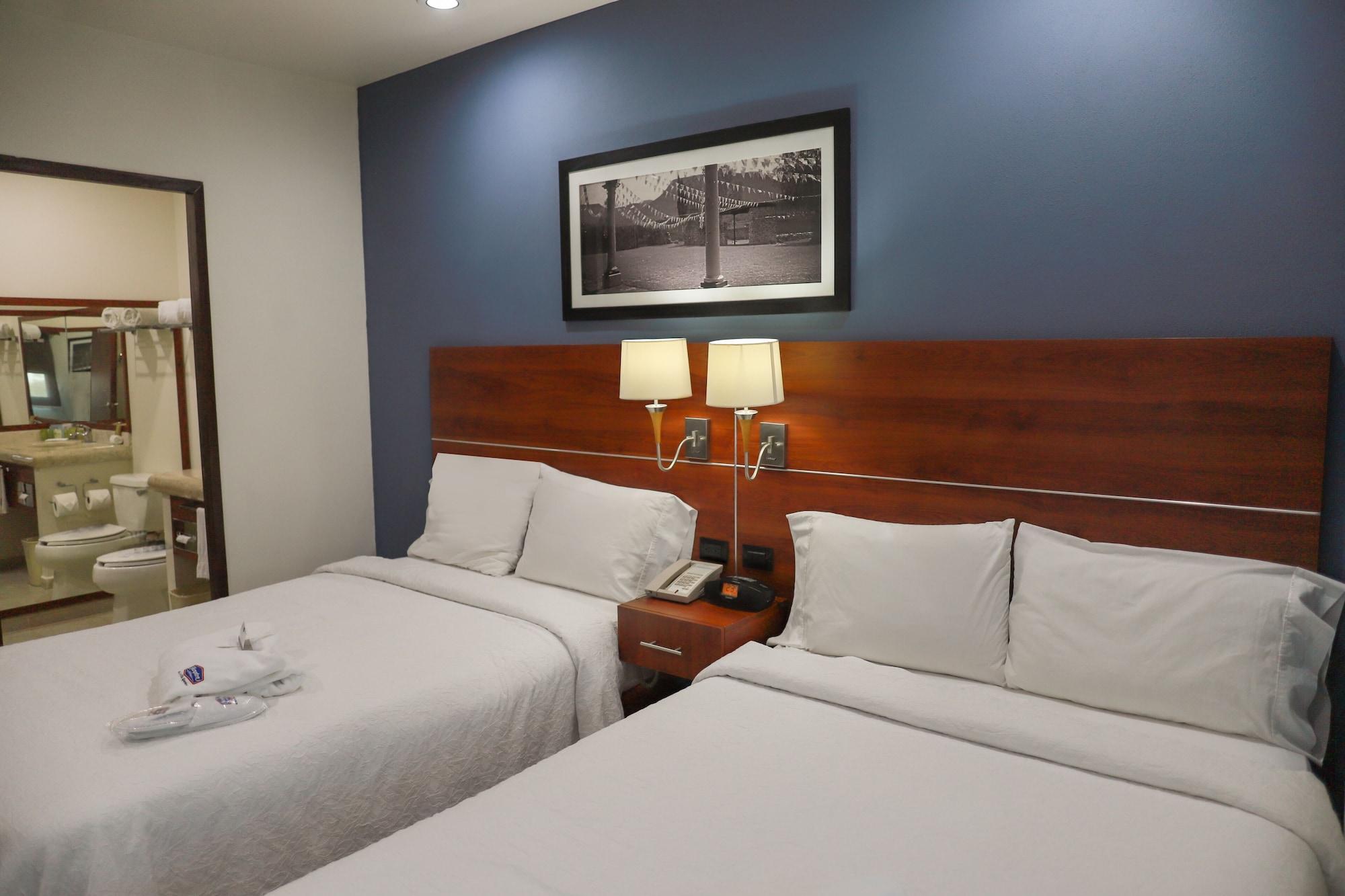 Hampton By Hilton San Juan Del Rio Hotel Екстериор снимка