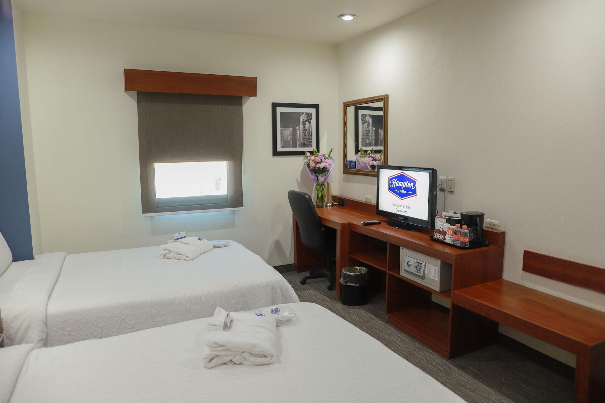 Hampton By Hilton San Juan Del Rio Hotel Екстериор снимка