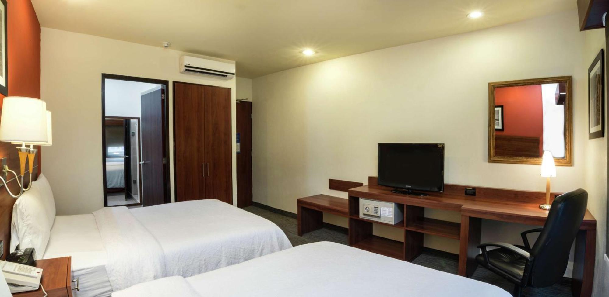 Hampton By Hilton San Juan Del Rio Hotel Екстериор снимка
