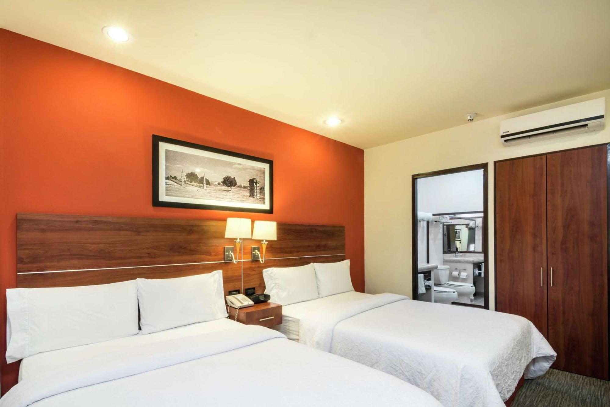 Hampton By Hilton San Juan Del Rio Hotel Екстериор снимка