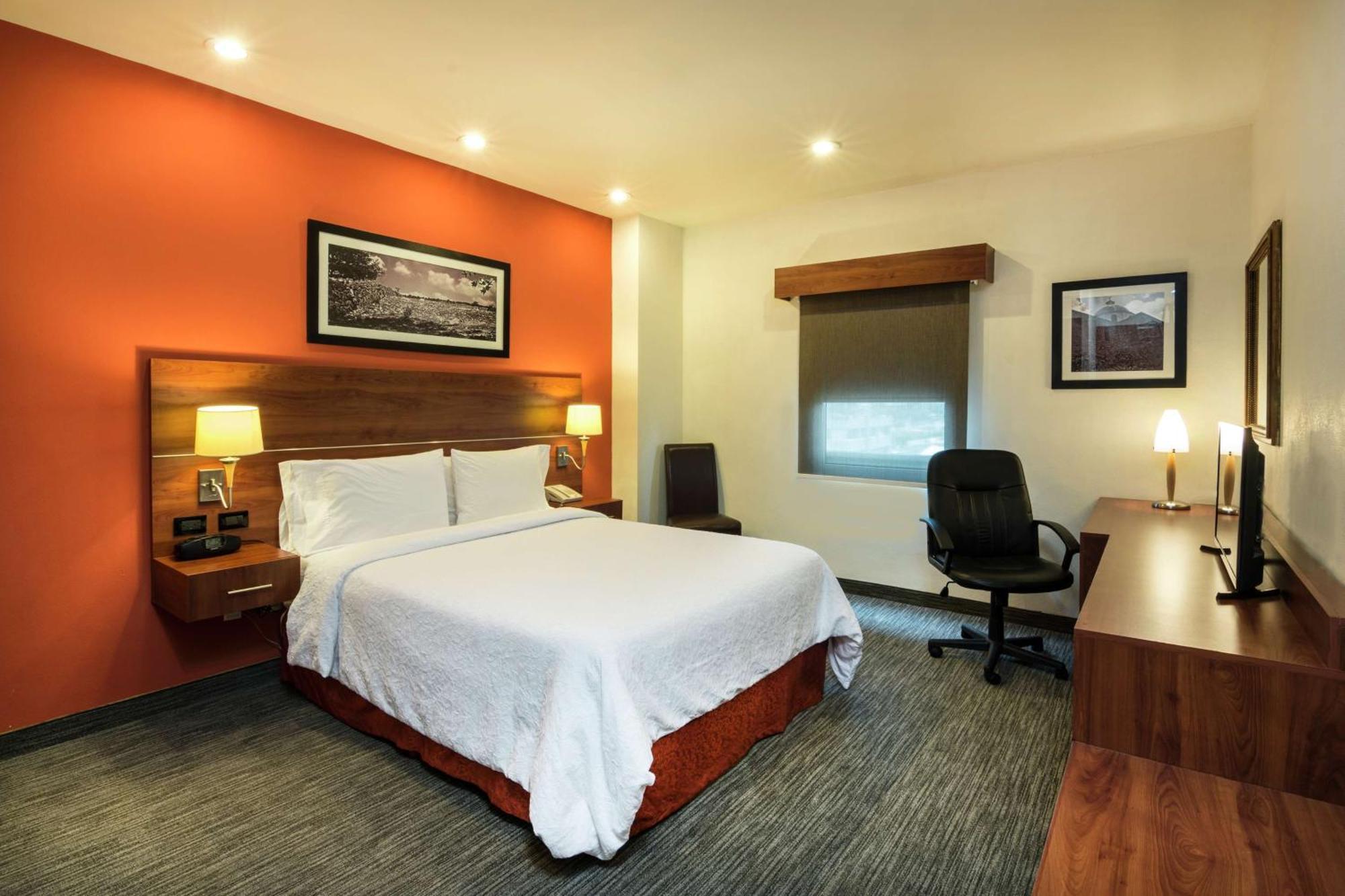Hampton By Hilton San Juan Del Rio Hotel Екстериор снимка