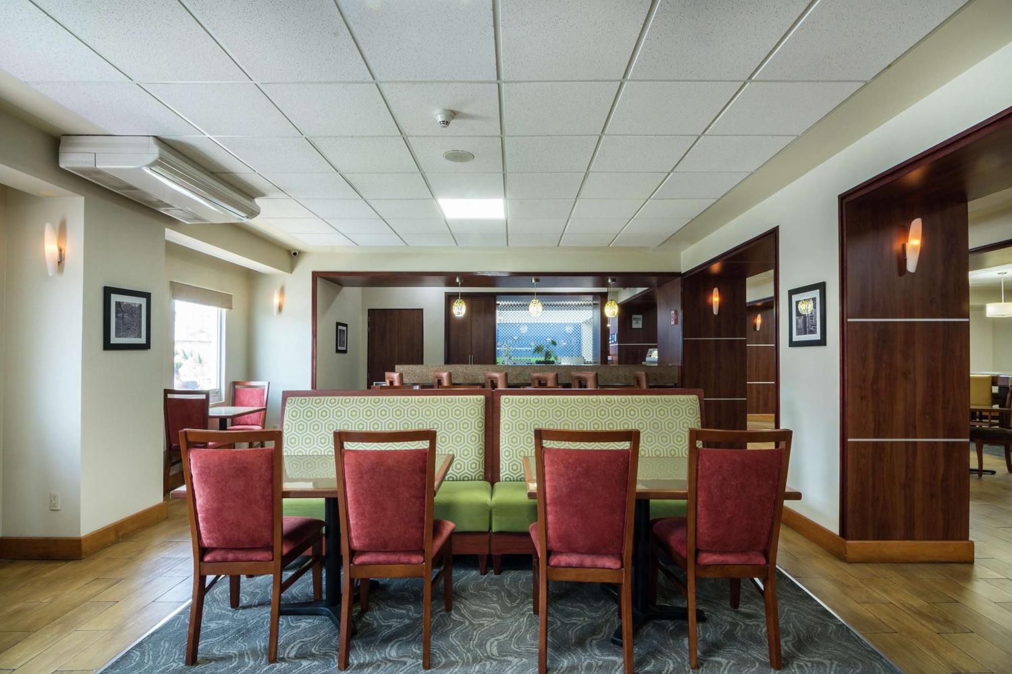 Hampton By Hilton San Juan Del Rio Hotel Екстериор снимка