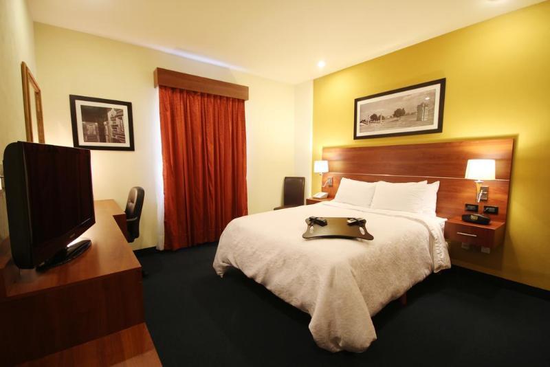 Hampton By Hilton San Juan Del Rio Hotel Екстериор снимка