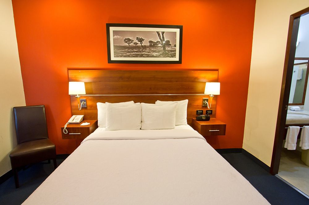 Hampton By Hilton San Juan Del Rio Hotel Екстериор снимка