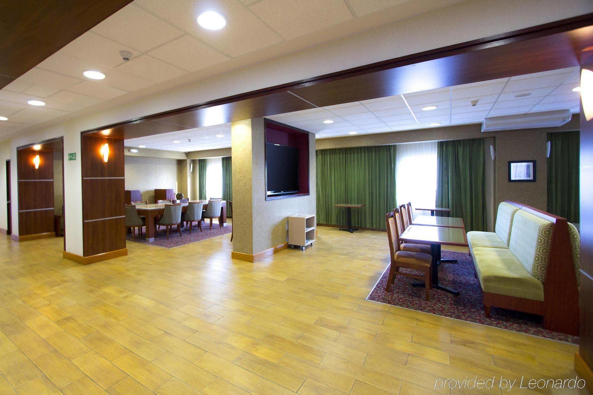 Hampton By Hilton San Juan Del Rio Hotel Екстериор снимка