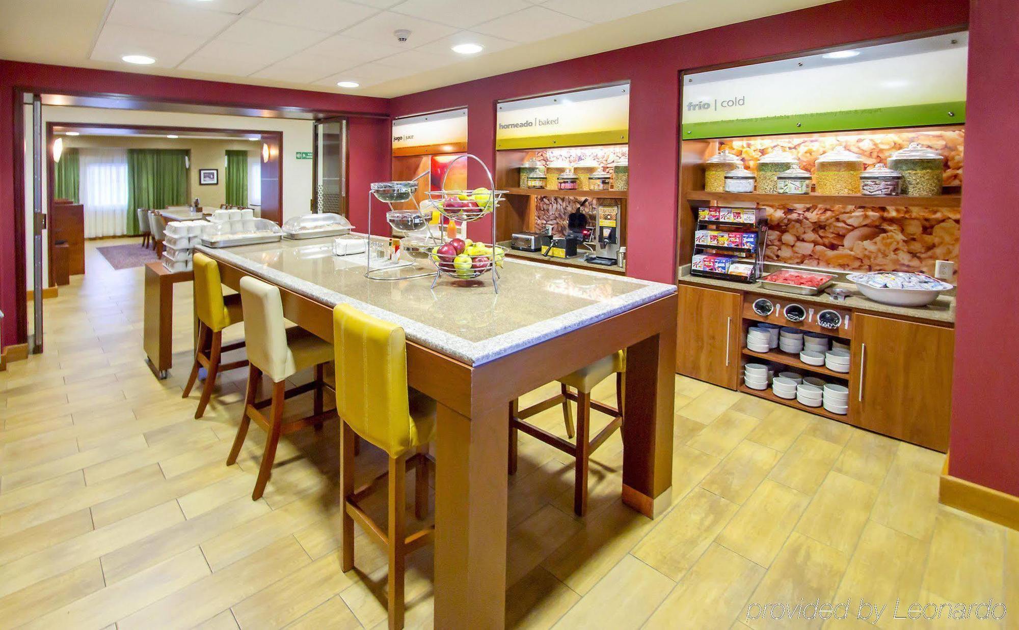 Hampton By Hilton San Juan Del Rio Hotel Екстериор снимка