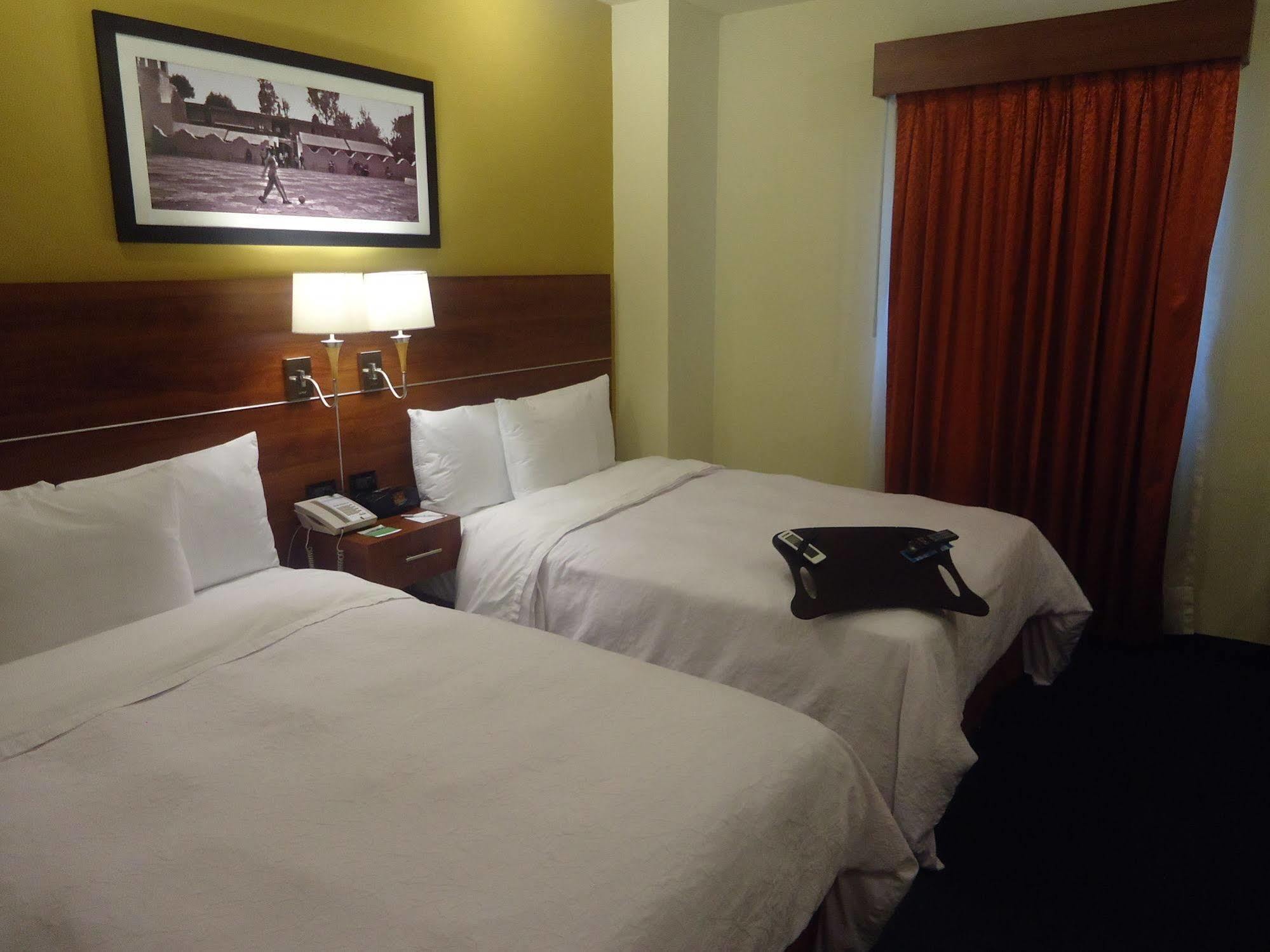 Hampton By Hilton San Juan Del Rio Hotel Екстериор снимка