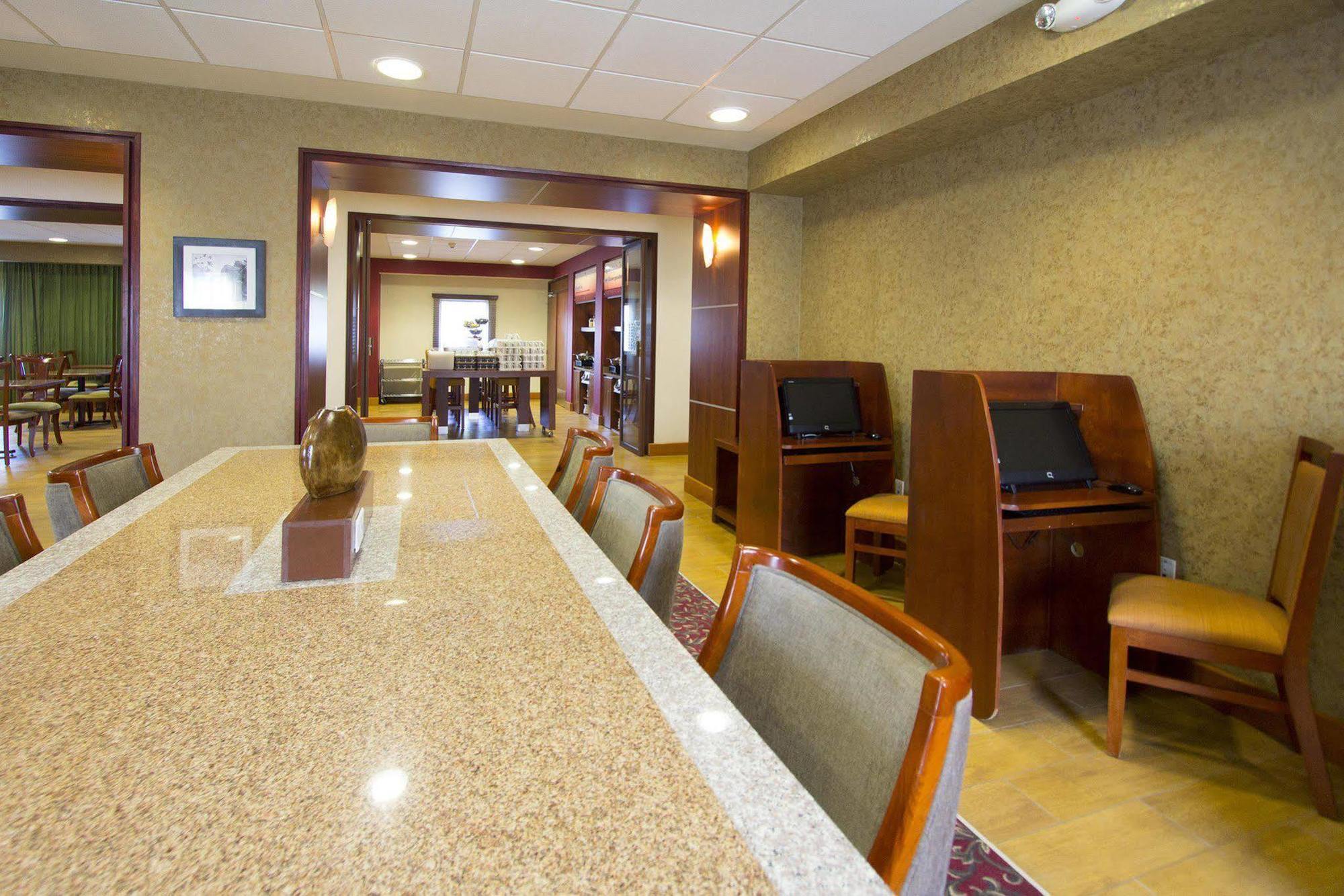 Hampton By Hilton San Juan Del Rio Hotel Екстериор снимка
