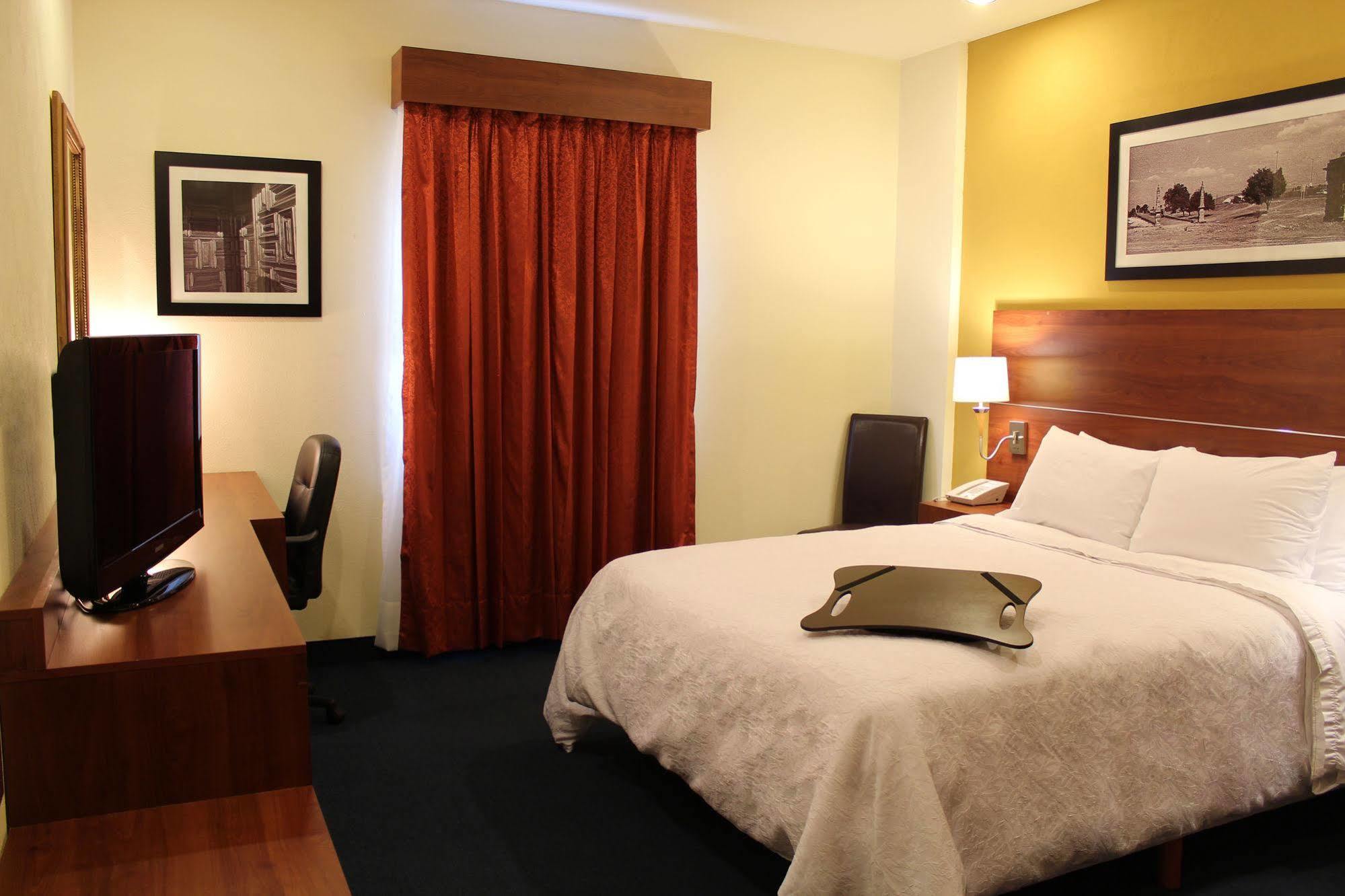 Hampton By Hilton San Juan Del Rio Hotel Екстериор снимка