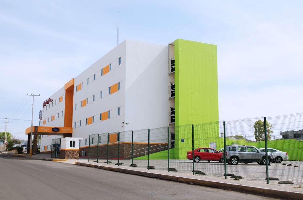 Hampton By Hilton San Juan Del Rio Hotel Екстериор снимка